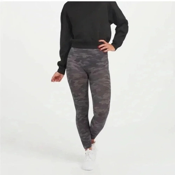 Spanx Look At Me Now Camo Gray High Waisted Leggings 2X NWOT - Picture 1 of 4